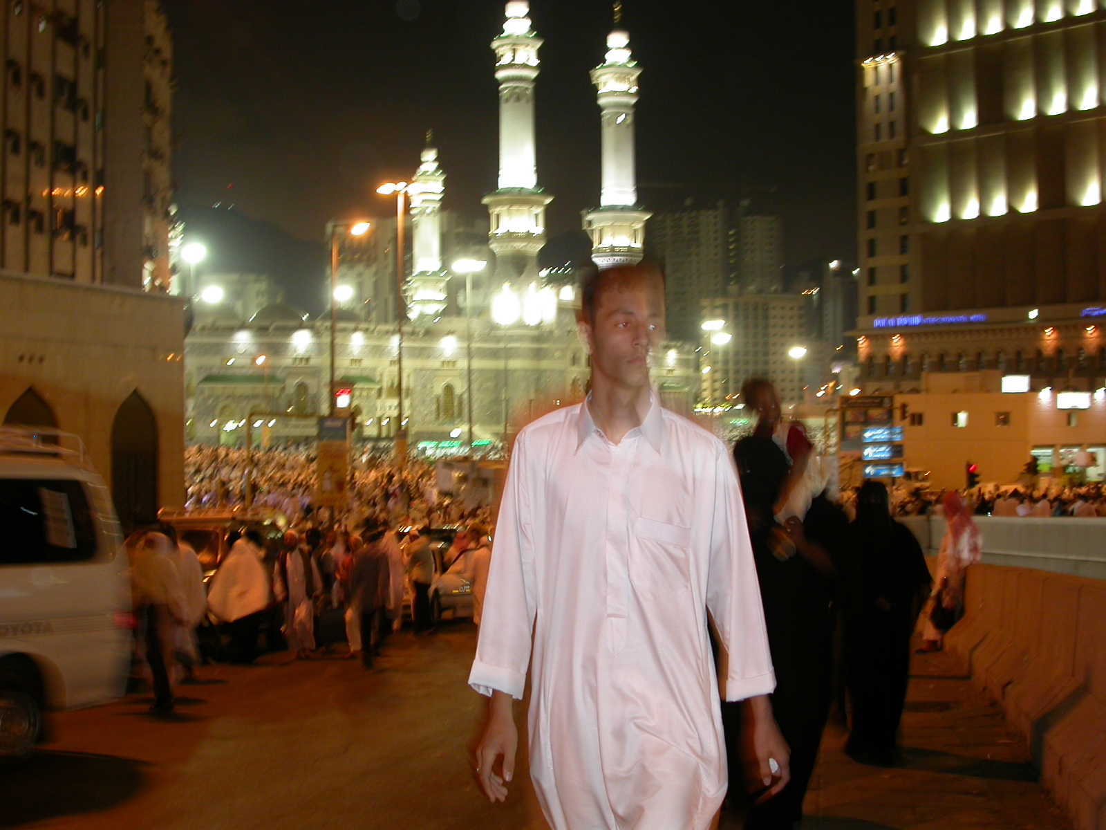 Junger Pilger im weißen Ihram, Mekka